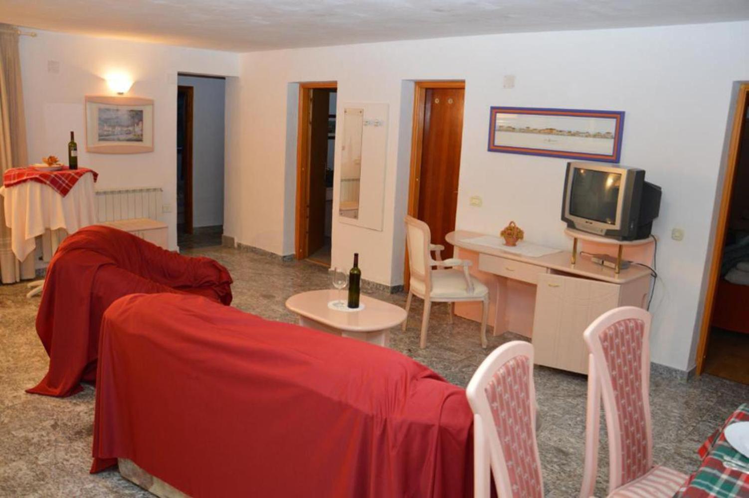 Apartments Aurelia Nova Vas  المظهر الخارجي الصورة